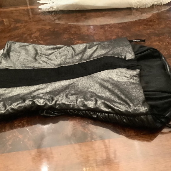 Top - Picture 1 of 2